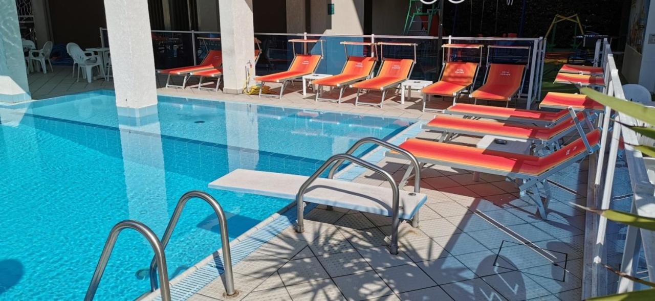 Hotel Cosmos Rimini Eksteriør bilde