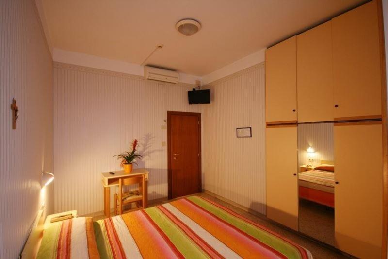 Hotel Cosmos Rimini Eksteriør bilde