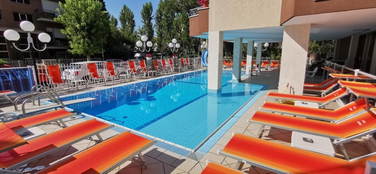 Hotel Cosmos Rimini Eksteriør bilde