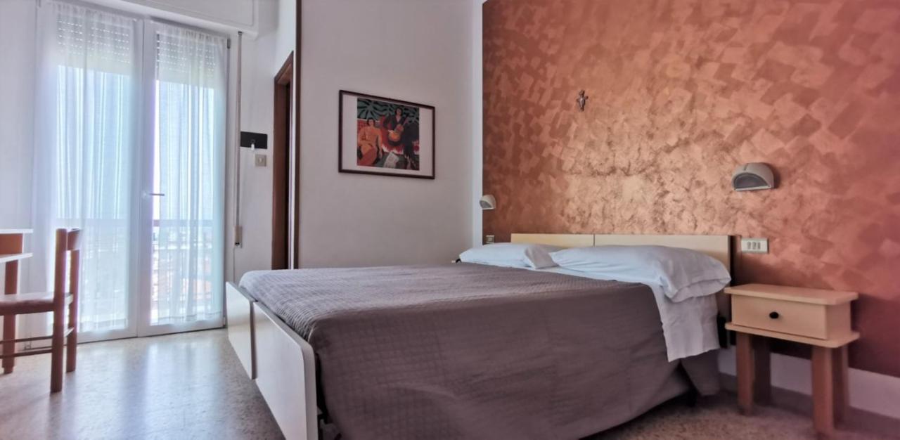Hotel Cosmos Rimini Eksteriør bilde