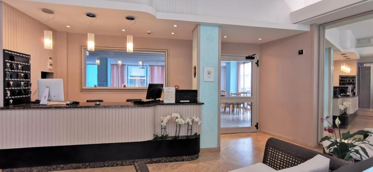 Hotel Cosmos Rimini Eksteriør bilde