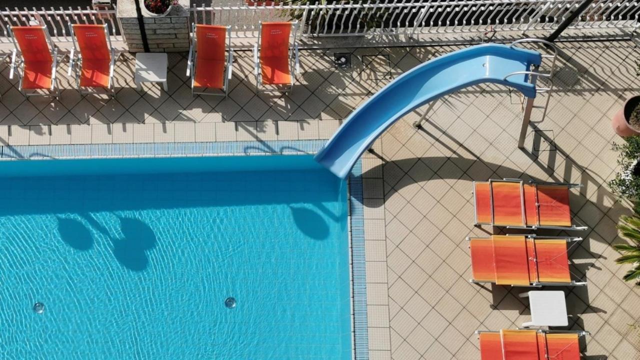 Hotel Cosmos Rimini Eksteriør bilde